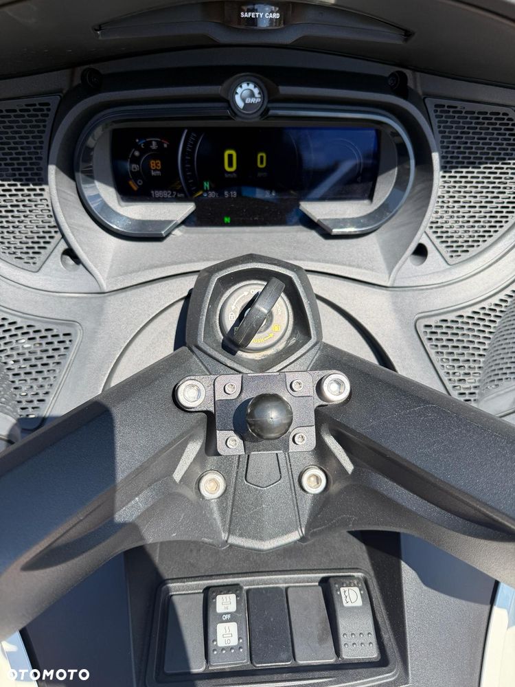 Can-Am Spyder - 9