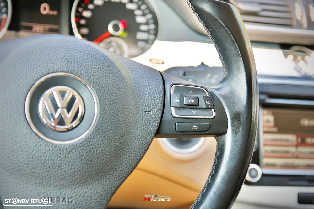 VW Passat CC 2.0 TDi BlueMotion DSG - 29
