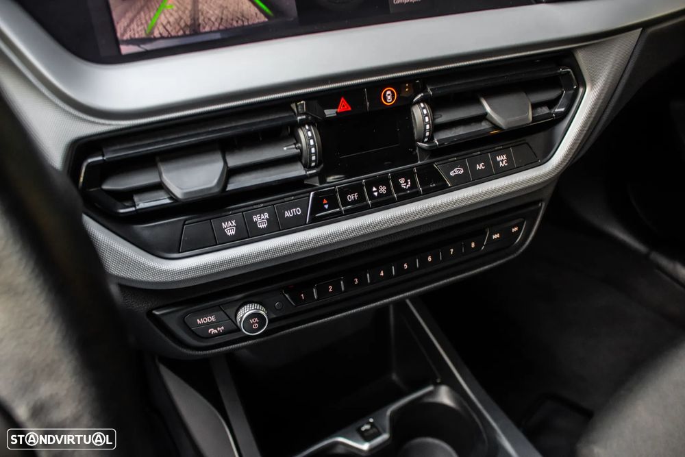 BMW 116 d Aut. Luxury Line - 24