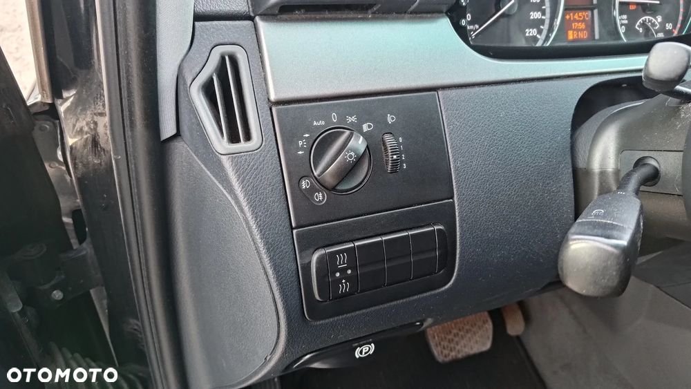 Mercedes-Benz Viano - 11