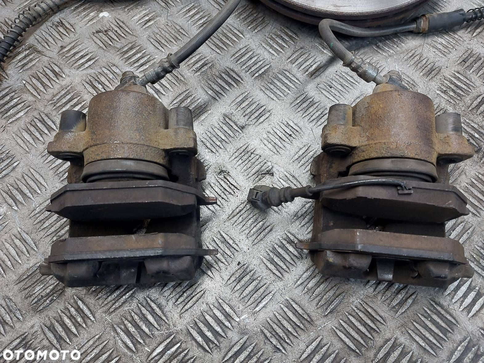 TARCZE HAMULCOWE PRZÓD + KLOCKI + ZACISKI AUDI A3 8P 1.6 8V - 3