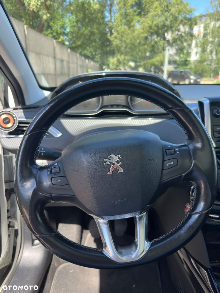 Peugeot 2008 Blue-HDi FAP 100 STOP & START Style - 12