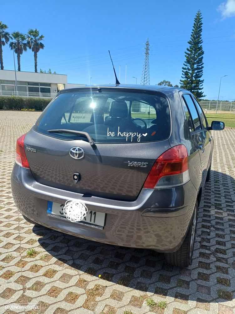 Toyota Yaris 1.0 VVT-i AC Manual+VSC - 4