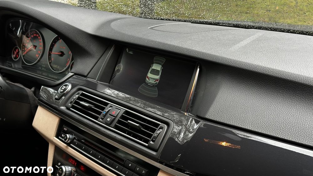 BMW Seria 5 528i xDrive Sport-Aut Luxury Line - 20
