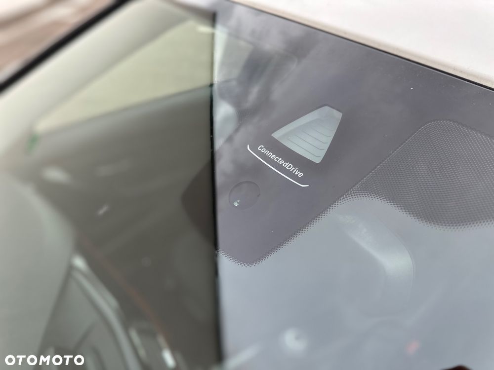 BMW Seria 3 320d Touring xDrive Sport Line - 16