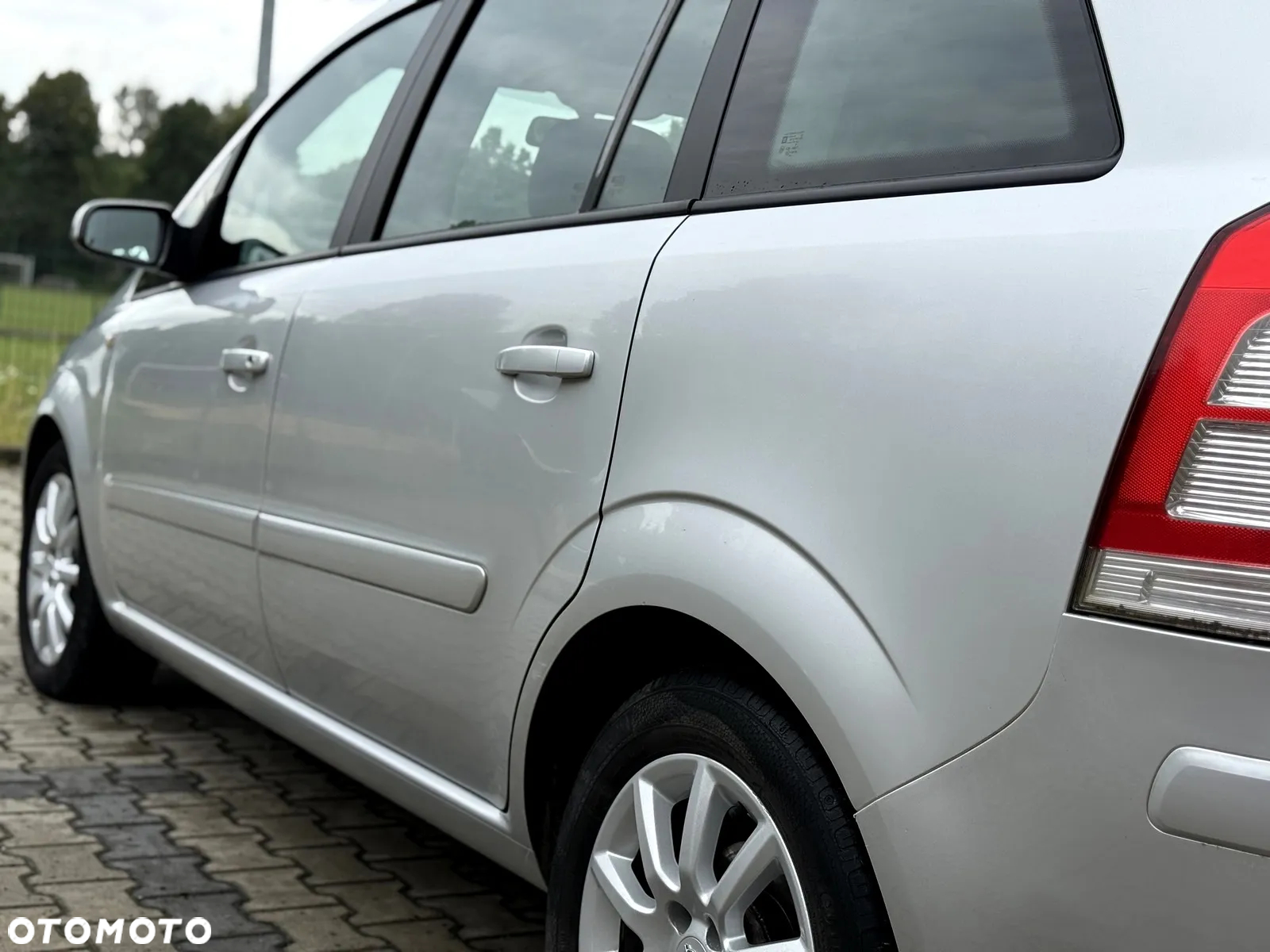 Opel Zafira 1.8 Cosmo - 16