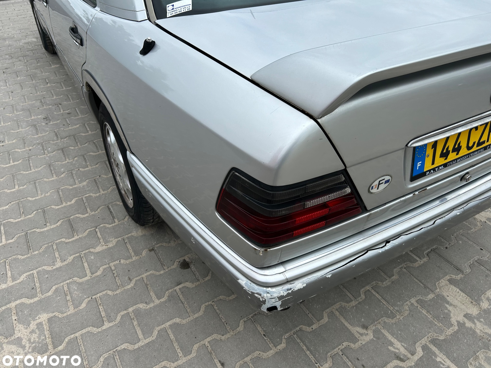 Mercedes-Benz Klasa E 300 D Turbo - 15