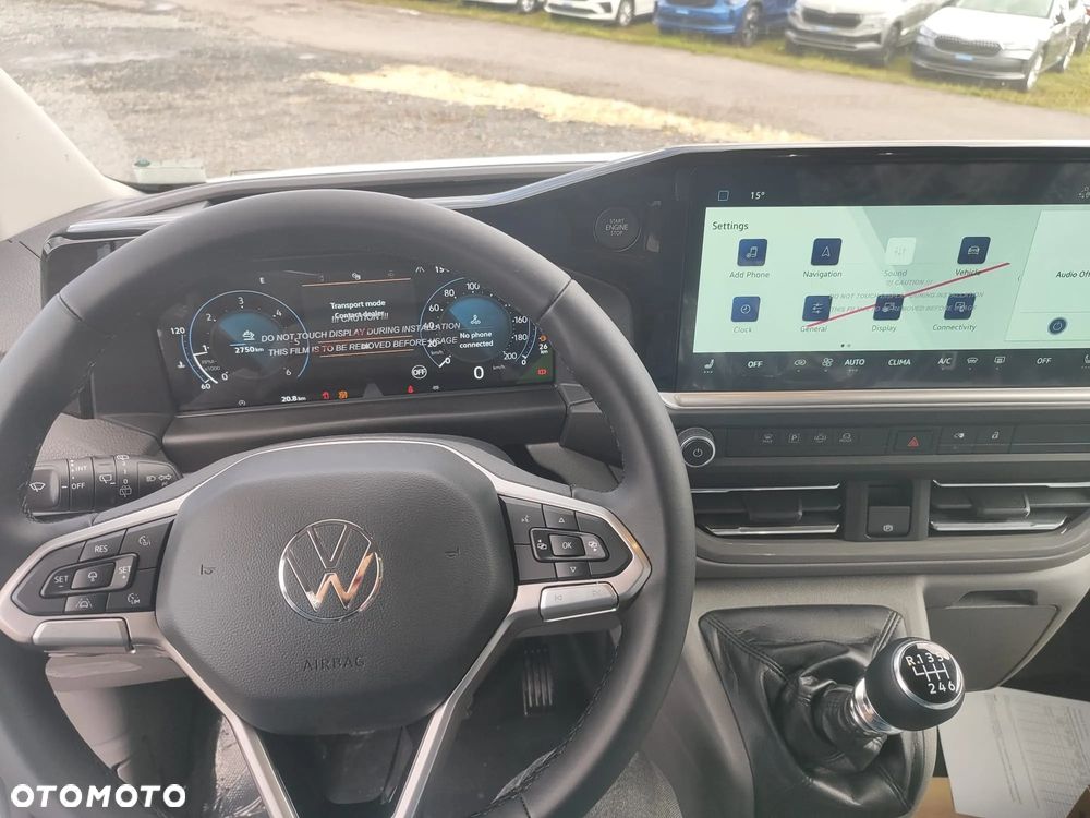 Volkswagen Caravelle - 7