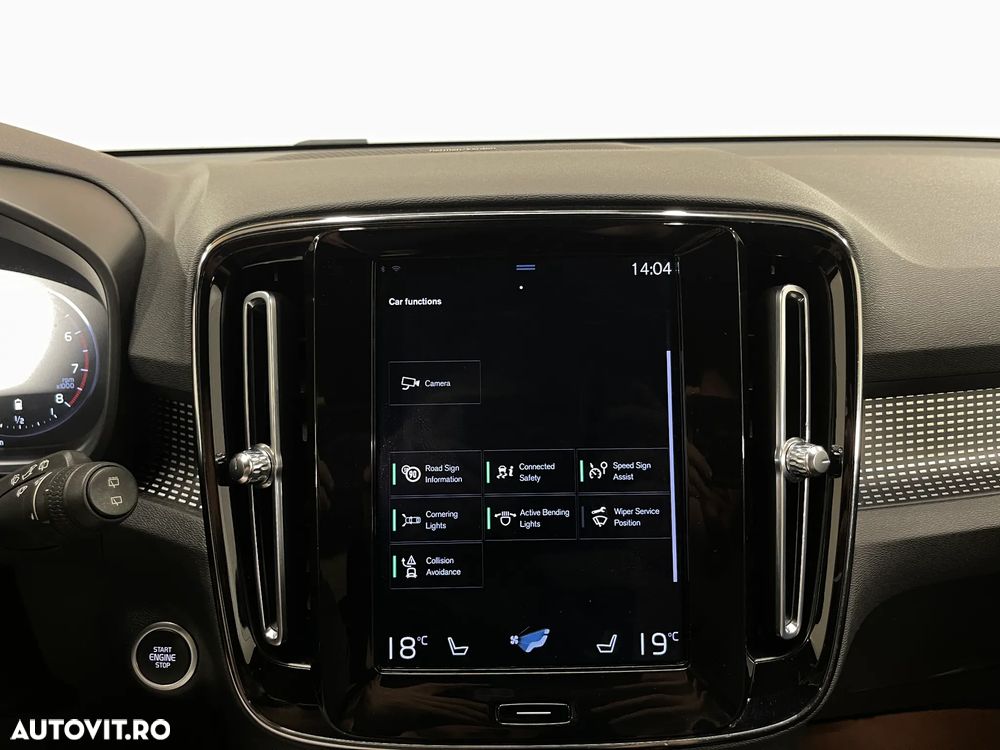 Volvo XC 40 B4 AT8 AWD Mild Hybrid R-Design - 17