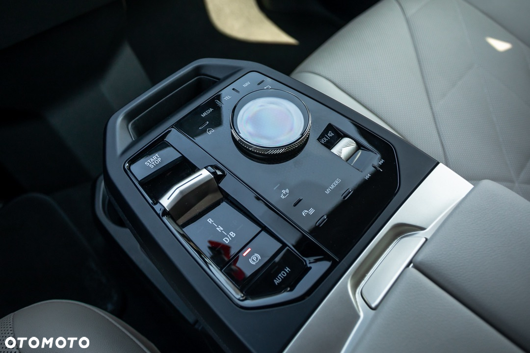 BMW iX xDrive40 76.6kWh - 25