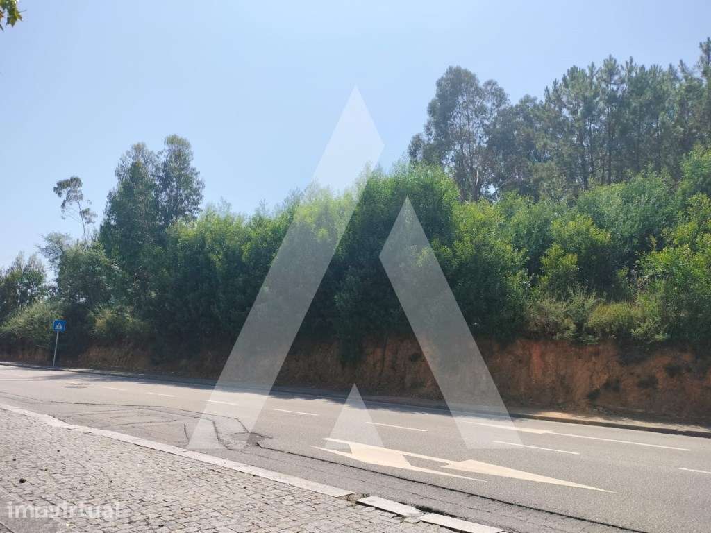 Terreno com possibilidade de construção em São João da Madeira - Grande imagem: 3/14