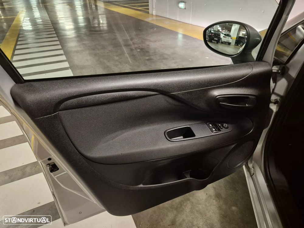 Fiat Punto 1.2 Young II S&S - 25