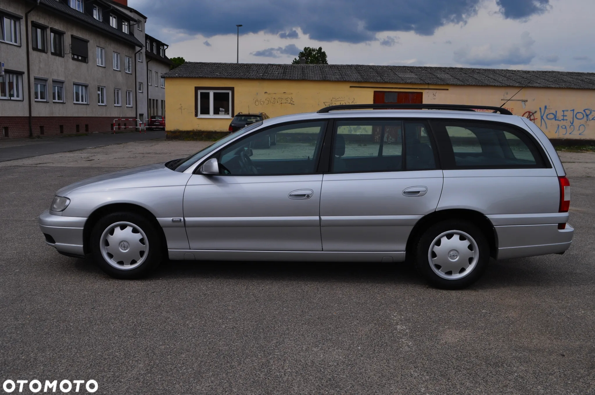 Opel Omega 2.2 Elegance - 4