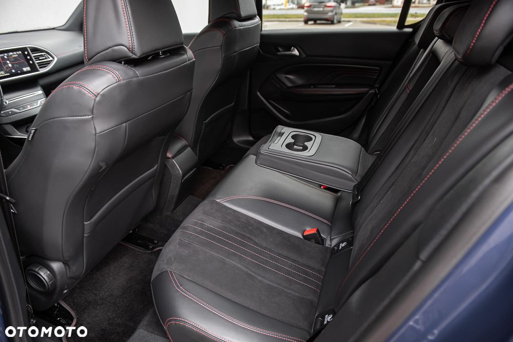 Peugeot 308 1.6 e-THP GT S&S - 30