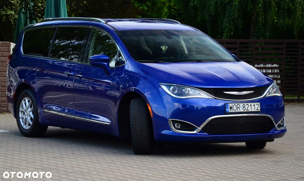 Chrysler Pacifica - 9