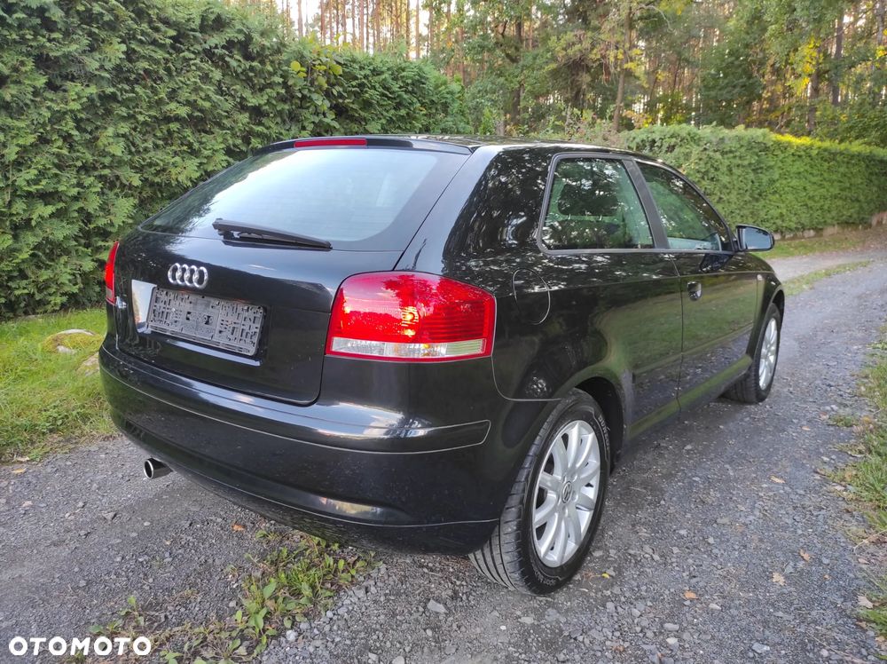 Audi A3 3-drzwiowe 1.6 Attraction - 12