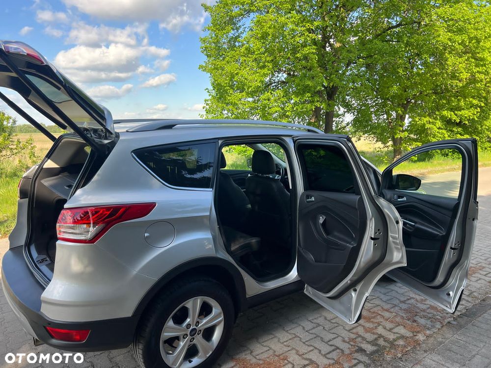 Ford Kuga 1.5 EcoBoost 2x4 Titanium - 16