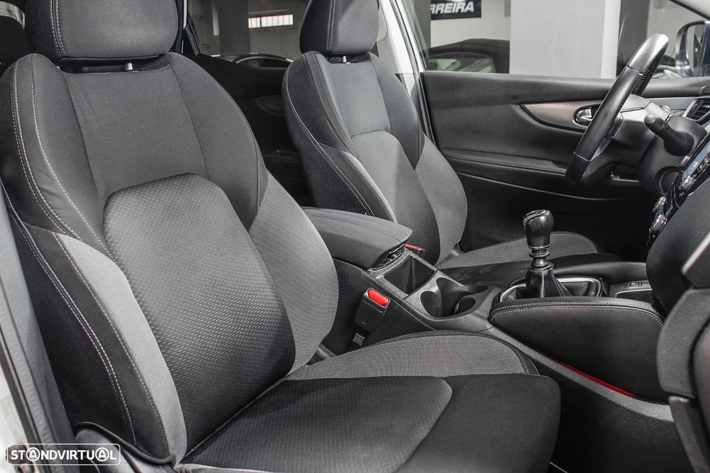 Nissan Qashqai 1.5 dCi N-Connecta RS+PS - 18