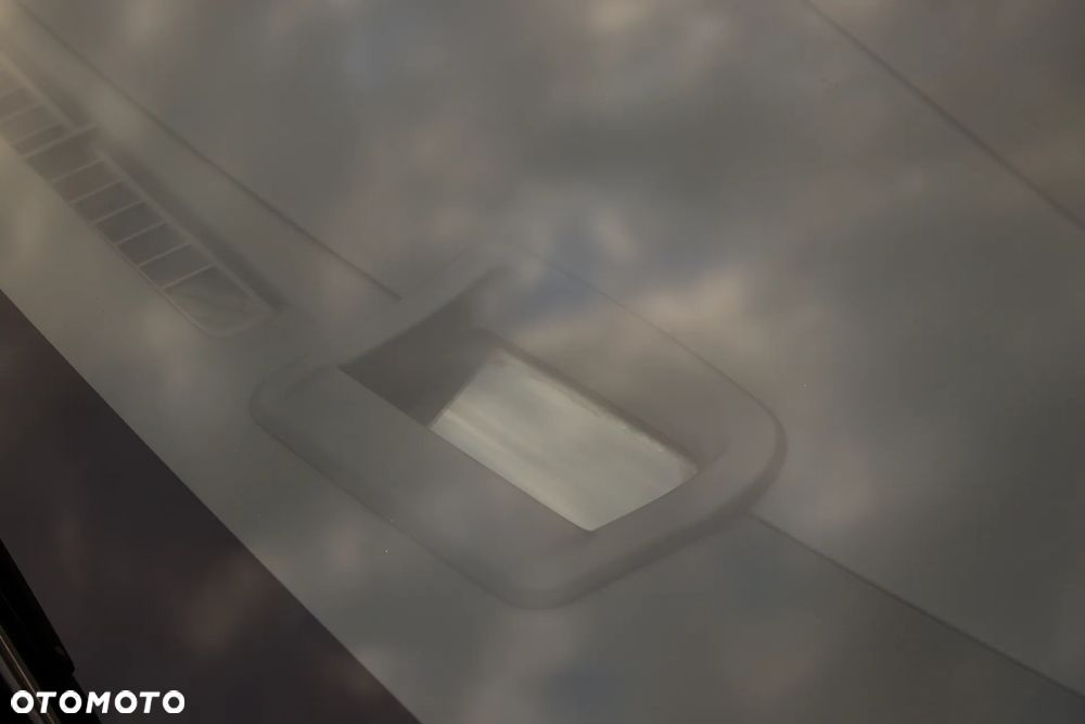 Toyota Prius (Hybrid) Executive - 27