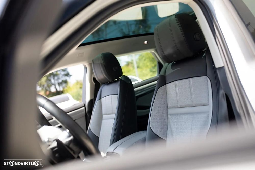 Land Rover Range Rover Evoque P300e R-Dynamic HSE - 7