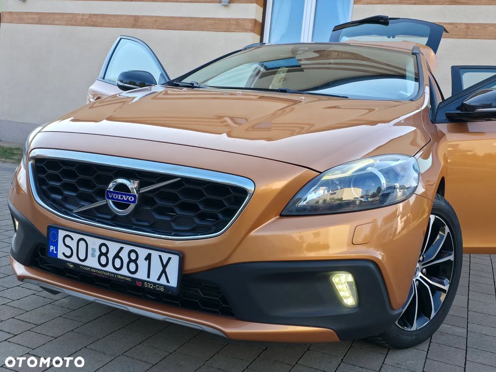 Volvo V40 Cross Country D3 Momentum - 4