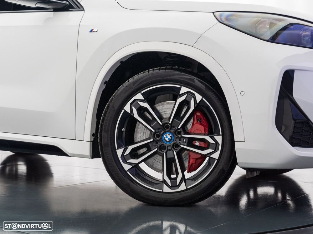 BMW iX1 eDrive20 Pack Desportivo M Pro - 14