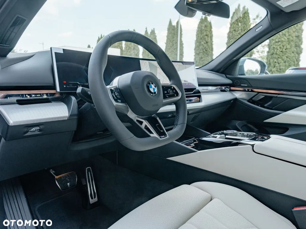 BMW Seria 5 520d xDrive - 6