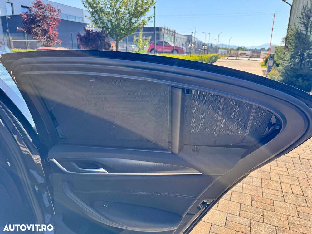 BMW Seria 5 520d Aut. M Sport Edition - 28