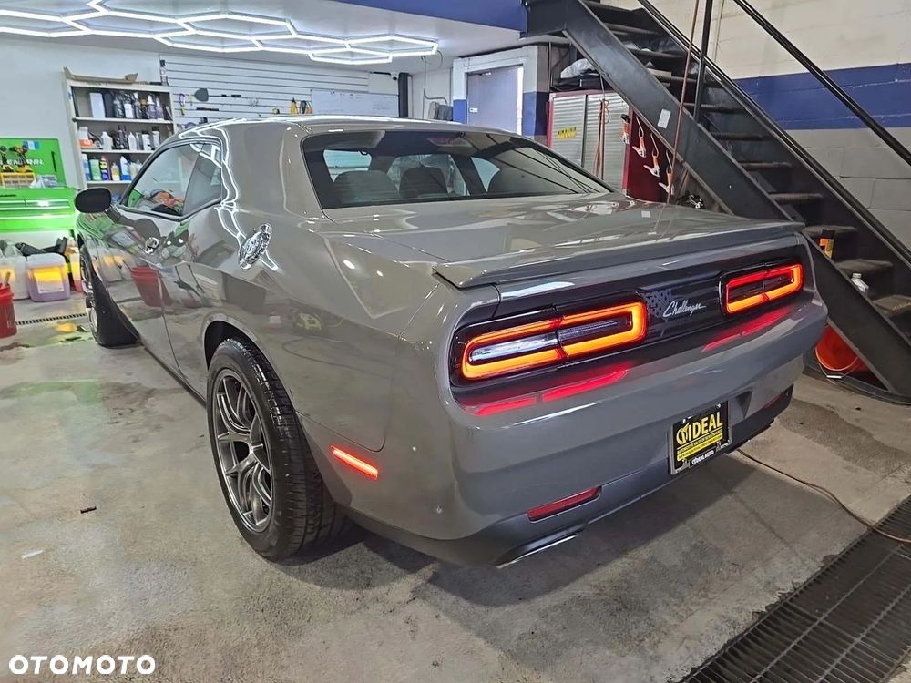 Dodge Challenger 5.7 R/T - 19