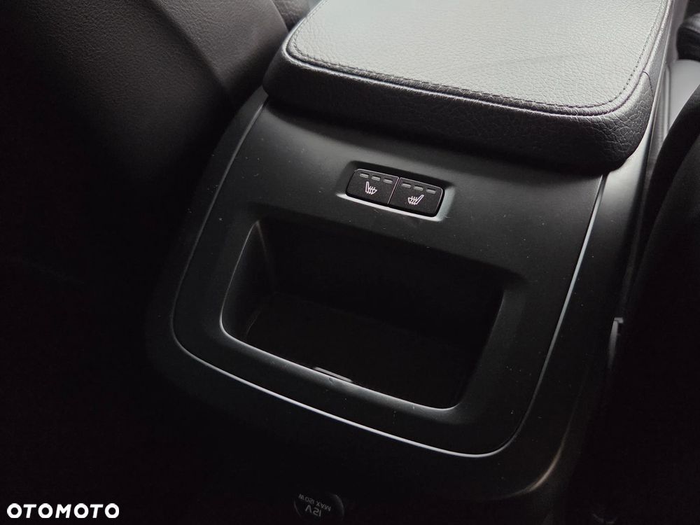 Volvo V90 D3 Geartronic Momentum Pro - 23