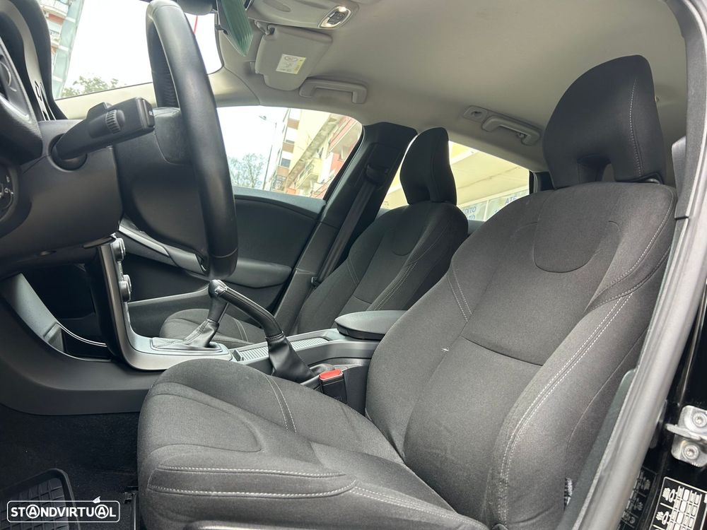 Volvo V40 Cross Country 2.0 D2 VOR - 13