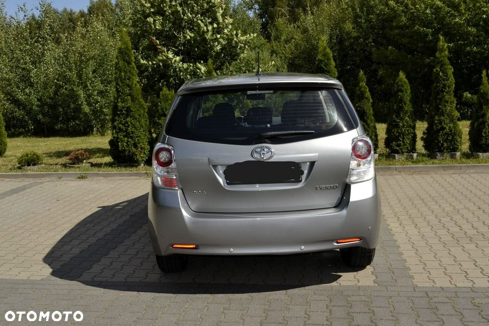 Toyota Verso 1.8 Premium - 11