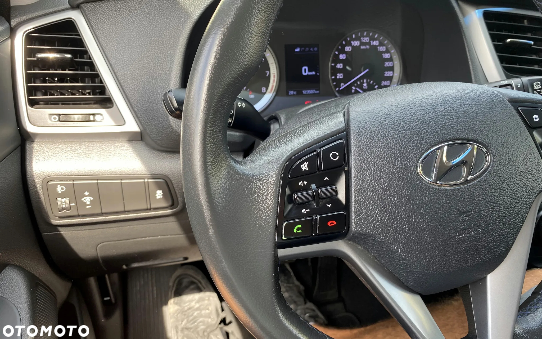Hyundai Tucson 1.6 GDi 2WD Select - 30