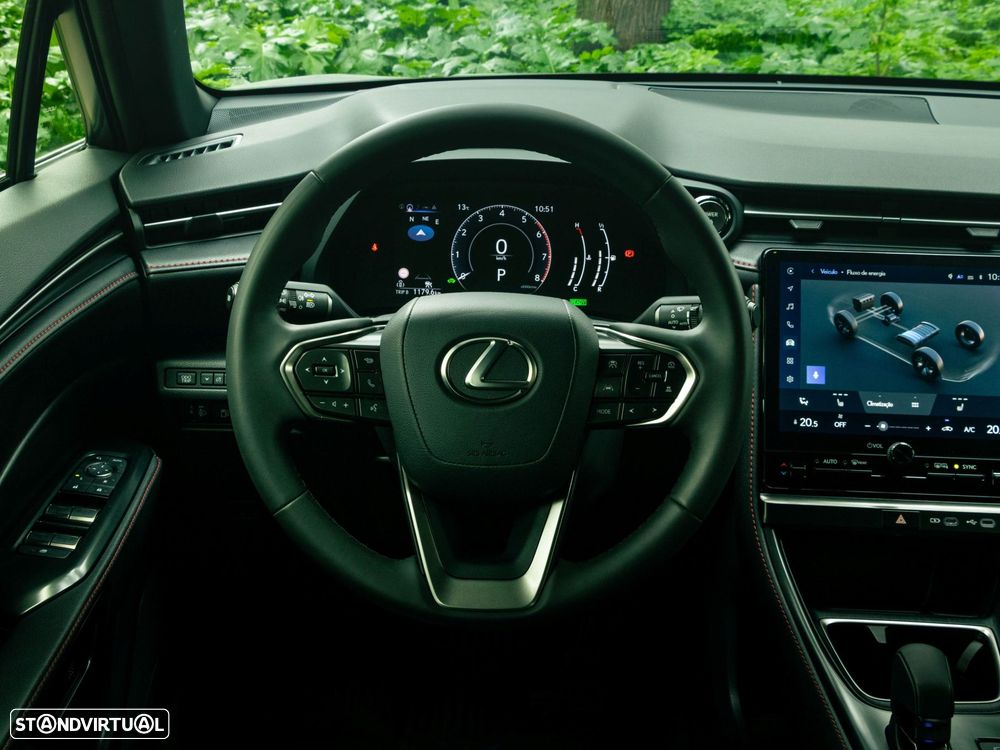 Lexus LBX - 10
