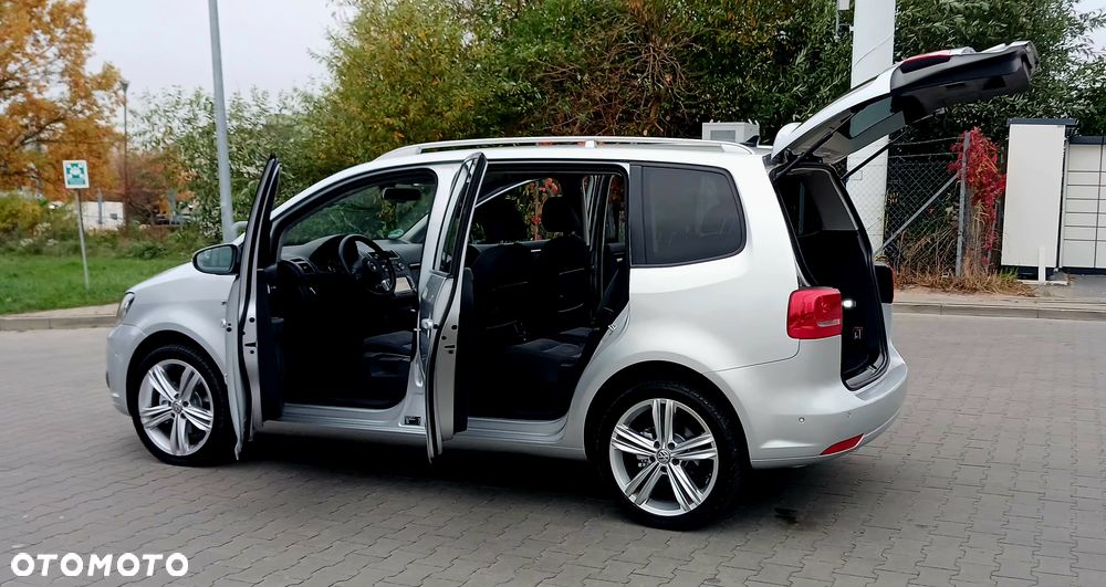 Volkswagen Touran - 16