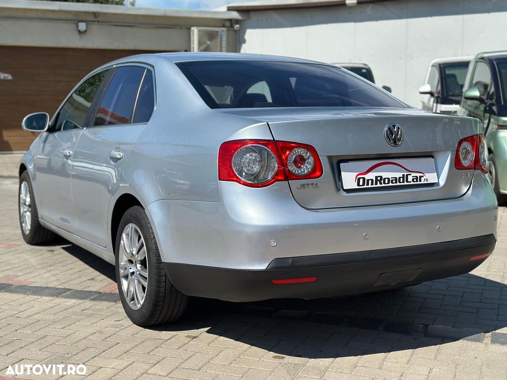 Volkswagen Jetta 1.9 TDI Comfortline - 4