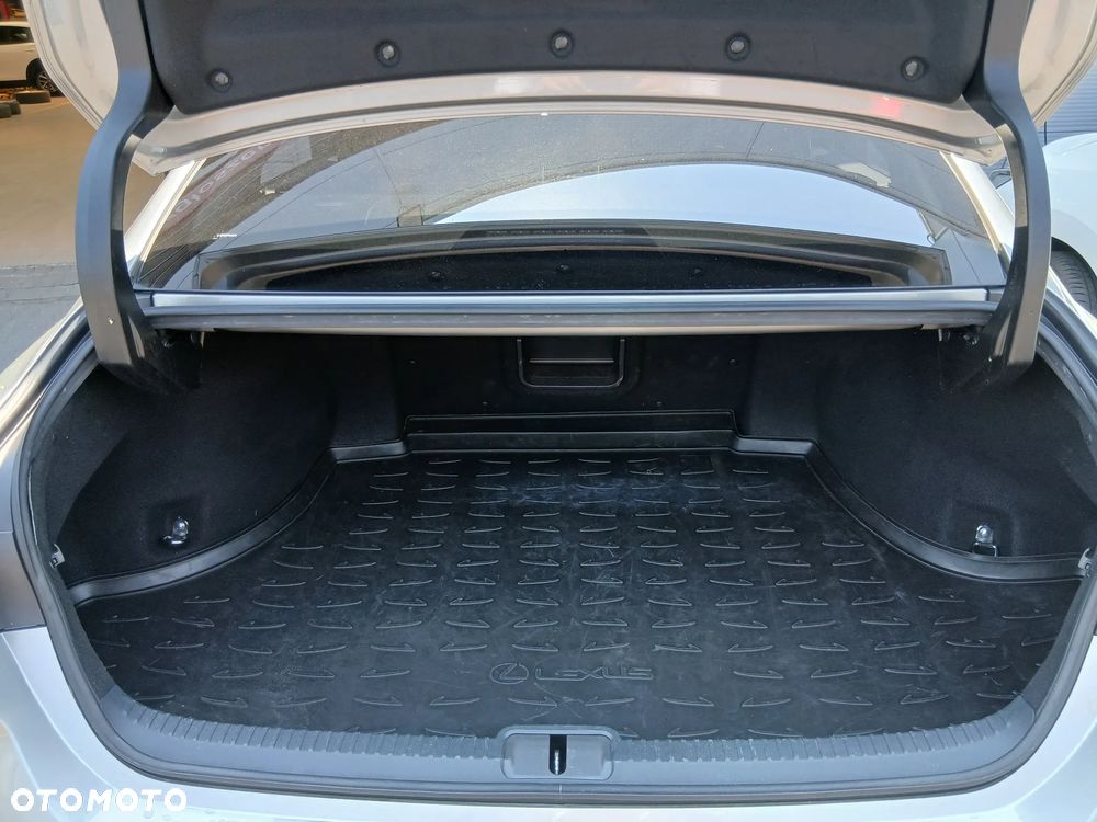 Lexus ES 300h Business Edition - 25