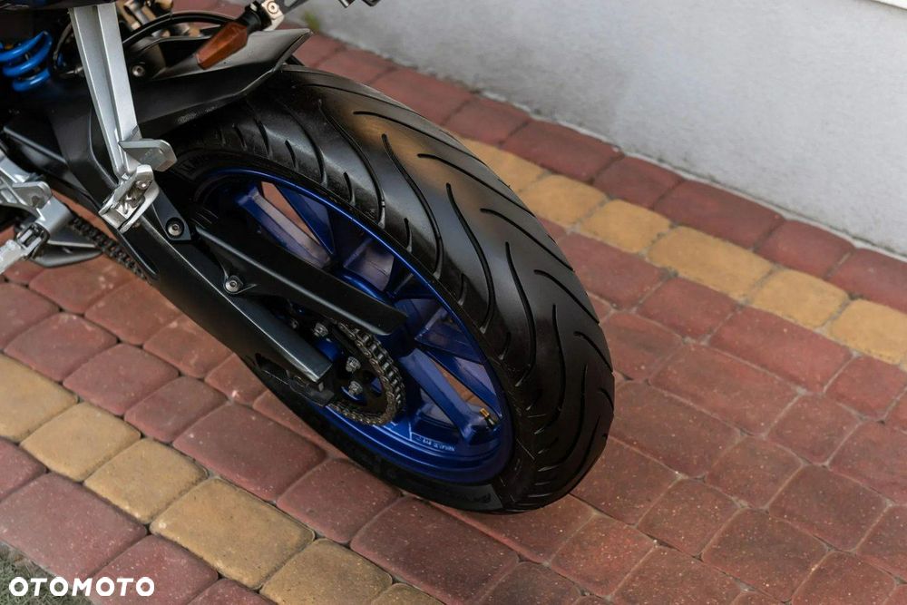 Yamaha MT - 8