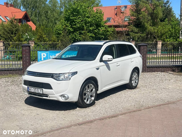 Mitsubishi Outlander 2.0 4WD Plug-In Hybrid Top