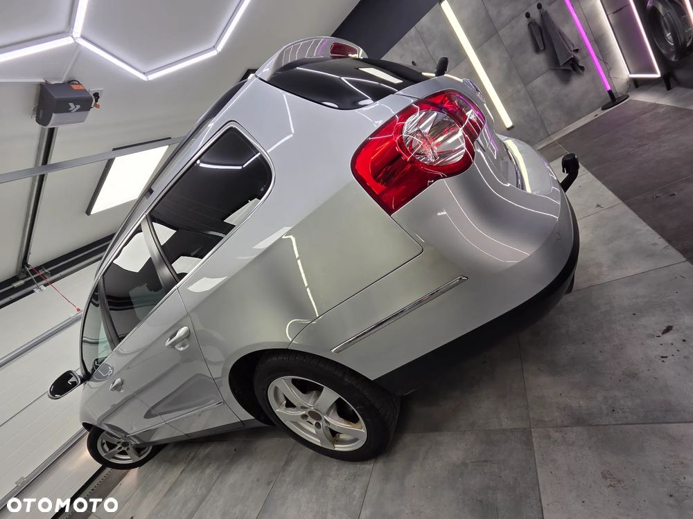 Volkswagen Passat Variant 2.0 TDI BlueMotion Technology DPF Comfortline - 5