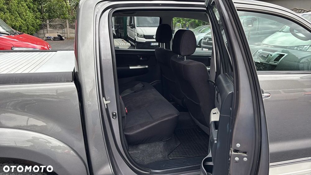 Toyota Hilux 4x4 Double Cab Life - 27