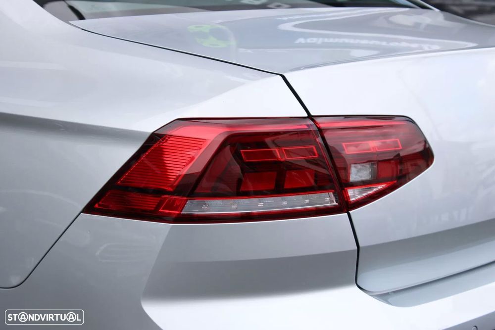 VW Passat 2.0 TDI Elegance - 41