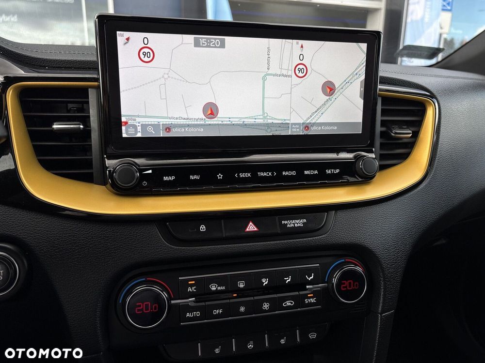 Kia XCeed - 25