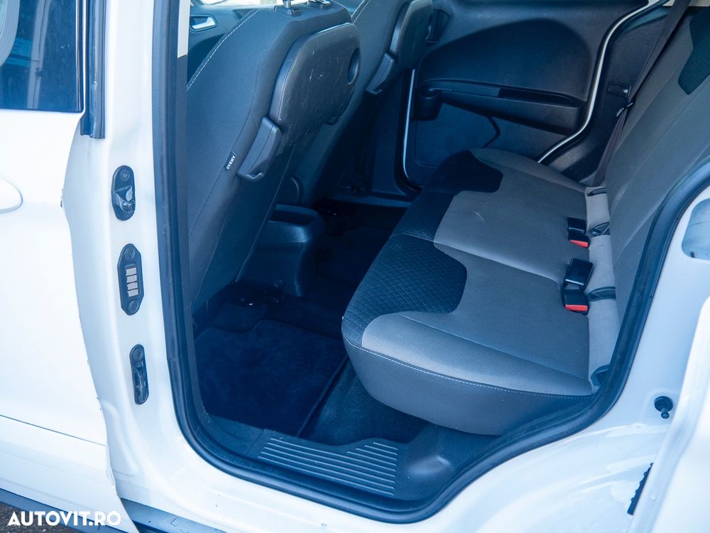 Ford Tourneo Courier 1.5 TDCi Trend - 11