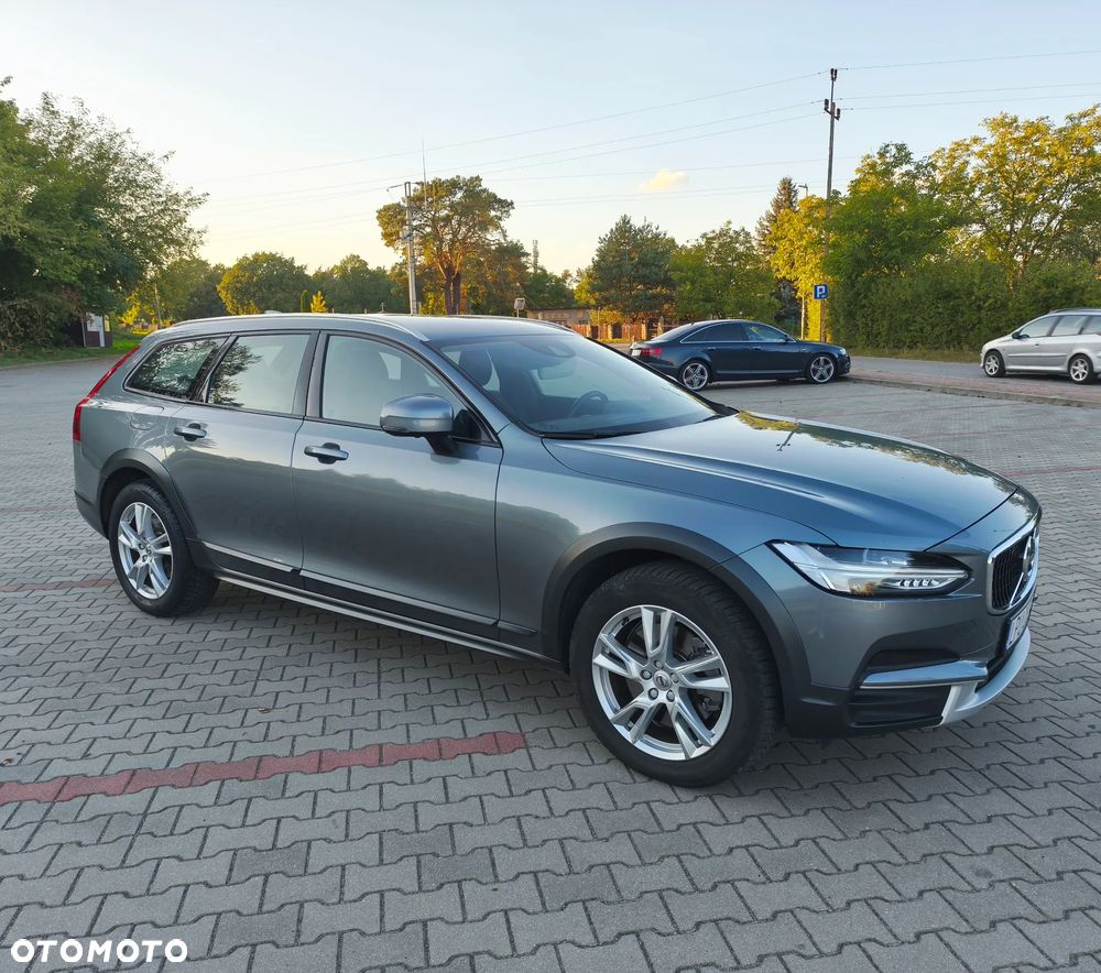 Volvo V90 Cross Country D4 AWD Geartronic Pro - 4
