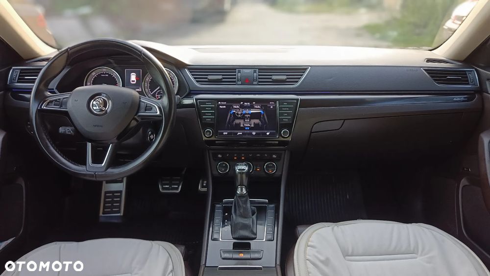Skoda Superb 2.0 TDI L&K DSG - 9