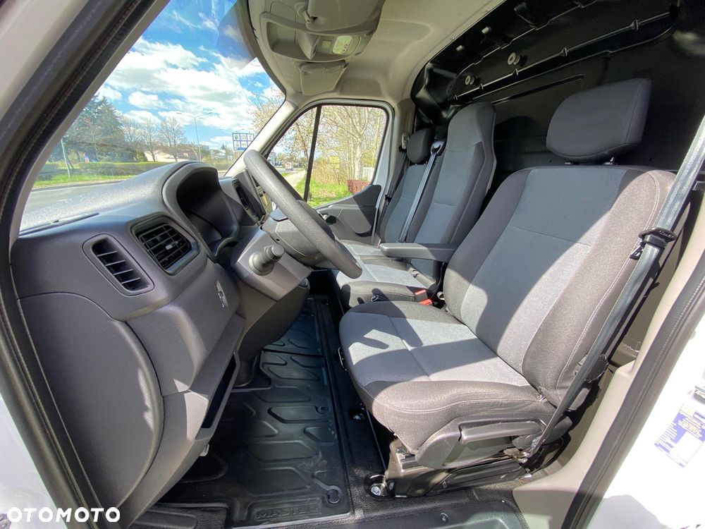 Renault MASTER 2,3 DCI 135KM L2H2 ŚREDNIAK TYLKO 75.000 KM - 34