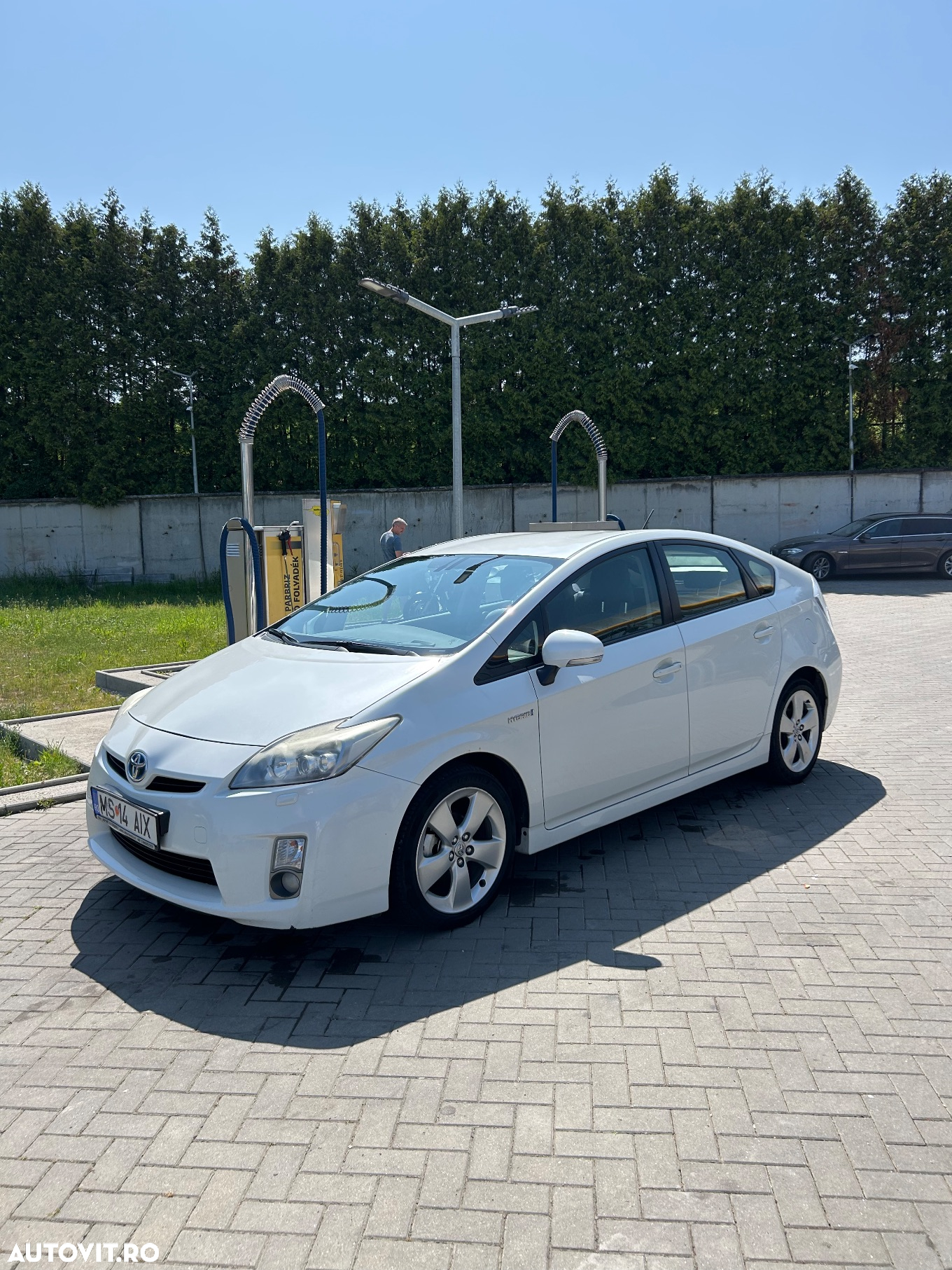 Toyota Prius (Hybrid) Sol - 2