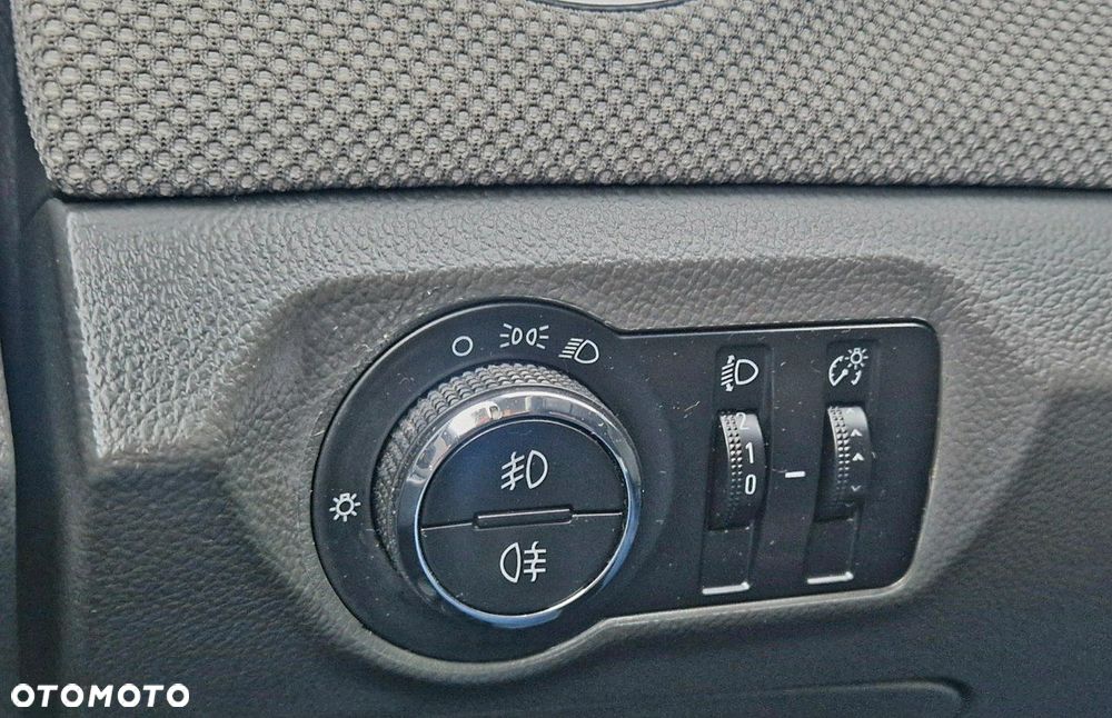 Chevrolet Cruze - 11
