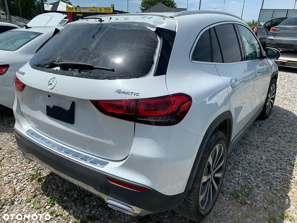 Mercedes-Benz GLA 250 4-Matic - 5